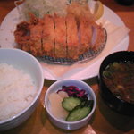 厚切りロースかつ定食