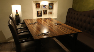 Restaurante del mar - 壁寄りのテーブル席