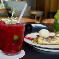 ザ タヴァン グリル＆ラウンジ - 