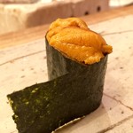 鮨ふじ田 - ランチ　12貫　8,640円（税込）：バウンウニ クリーミー、間違いない！ 醤油がやや多く味が濃いが、個人的には好き