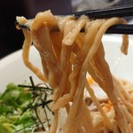 さわだの担々麺 - 「汁なし担々麺(大盛)」の麺のアップ