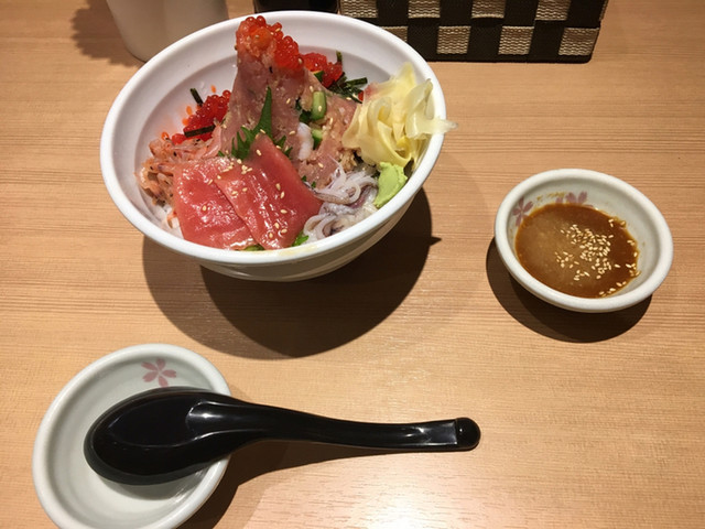 三﨑市場 横浜ジョイナス店 横浜 海鮮丼 食べログ