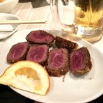 ホルモン・焼肉　8 hachi  - 牛カツ！牛カツに美味しさを感じた事が無かったのですが、こちらの牛カツは美味しい！サクッとした衣と柔らかいジューシーなお肉が絶妙なバランス。