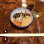 Daiyasu - 金沢の郷土料理、治部煮
                        メニューにあったから頼もうと思ったらお通しで出てきた♪