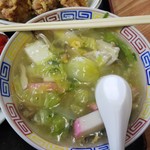 福村食堂 - 中華ランチの八宝菜（ラーメンの丼にいっぱい）