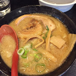 ラーメンAJ - ちょっと支那竹の入れ方が雑だけど…