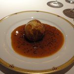 レ セゾン - ”ジェラール ボワイエ”氏 直伝の黒トリュフのパイ包み焼き