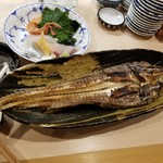 出羽鮨 - 八角。（ひっくり返すと。）