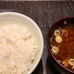 鉄板二百℃ 秋葉原店 - ご飯と味噌汁