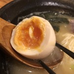 西北ラーメン ひょんなことからはじめました - 煮玉子