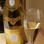 馳走 啐啄一十  - お酒①ルイ・ロデレール・クリスタル・2009年
      シャルドネ40%、ピノ・ ノワール60%