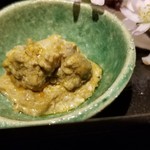 馳走 啐啄一十  - (05)毛蟹(北海道函館産)の蟹味噌
      そのまま頂いて濃厚なコクをダイレクトに楽しむとシャンパーニュが進みます。
      また、毛蟹の身に付けて一緒に食べるのももちろん美味しい♪