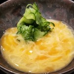 馳走 啐啄一十  - (07)生くちこ(瀬戸内海産)
      春に産卵期を向かえる瀬戸内海のなまこ100匹から取り出した卵巣だとか。
      その絵面を創造するとツラい。(笑)
      落ち着いた旨みとほのかな酸味と苦み、正に大人の贅沢ですね。