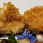 馳走 啐啄一十  - (10)虎河豚(山口県下関産)白子のフライ
      パリッとしたパン粉と濃厚なクリーミーさ、優しくも深みとコクのある旨み、うっとりします
      唐墨の旨みと塩味がまた素敵です
      辛口のシャンパーニュがとても合います！