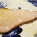 馳走 啐啄一十  - (18)寒鰆(静岡県駿河湾産・サスエ前田魚店)(2日寝かせ)
      産卵期は春～初夏、旬は秋～冬。
      脂のりに合わせた仕上げが凄くて、熟成をしなくても旨みと甘みが深い。(人´∀`)♪
