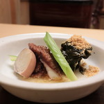 木山 - うるい、飯蛸、新わかめ、土佐酢と胡麻で