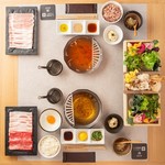 Shabu Shabu Retasu - 一人一鍋、十人十鍋。れたすのしゃぶしゃぶは、自己流にアレンジ可能。ワンランク上のしゃぶしゃぶで会話も盛り上がること間違いなし♪