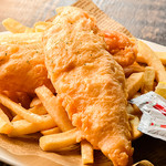 Fish & Chips (M)/(L) Standard British pub menu♪ 650 yen/950 yen