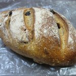 美味しいパンの店 Yamaguchi - 天然酵母レーズン・クルミ・クランベリー