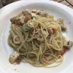 オッティモ・シーフード・ガーデン - カジキマグロとフレッシュトマトのジェノベーゼ