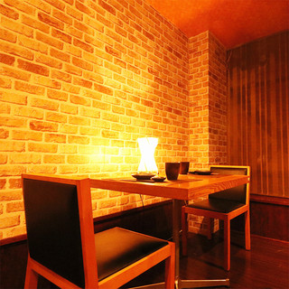 Completely private private rooms are available for 2 people or more.