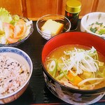 SoupCafe Nekko - Ａランチ 春キャベツの豚汁890円 アッサム紅茶と何とかフレーバー