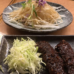 Fuuraibou - 大根サラダ３５０円、みそ串カツ４００円。サラダはさっぱりして、手羽先のお供に最適でした（╹◡╹）
                      