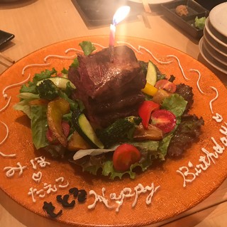 ヒレや赤身肉を塊で永遠に食べたい！誕生日には肉ケーキも！