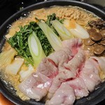旬魚旬菜まるとび - もち豚の味噌鍋