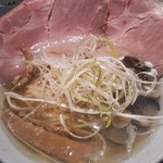 くそオヤジ最後のひとふり - 透き通るスープ。見た目は派手ですが、素朴なうまさ。