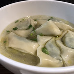 老上海弄堂馄饨铺 - 