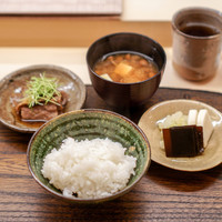 蓮 三四七 - 土鍋ご飯 牛しぐれ煮 香の物 赤出汁