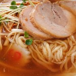 佐野ラーメン いってつ - 青竹踏み麺とナルトにチャーシュー♪