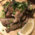 JAPANESE SAKE BAR TSUCHINOKO - 若鶏のネギしお焼き@680