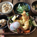 PUBLIC KITCHEN cafe - 【えびマヨと有機野菜のオリエンタル風】¥930