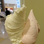 ポーラーベア アリオ倉敷店 - ﾀﾞﾌﾞﾙｺ-ﾝ390円☆左:ﾏｽｶﾙﾎﾟ-ﾈ、右:さくら(期間限定)☆さくらは桜餅みたいな味☆3/14