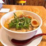 下品なぐらいダシのうまいラーメン屋 - 