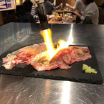 山科肉酒場 ミートハンマーグリル - 炙り寿司