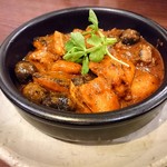 薬膳スープカレー・シャナイア - サンマとオリーブのおつまみトマトカレー