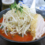 旨辛タンメン 荒木屋 - 台湾ラーメン（辛め）900円、チャーシュー100円