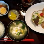 Cha Kafe Is Sen - 生姜焼き定食