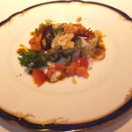 黄鶴 - ２０１７温色健美ランチ　２１００円（税込）鮭のスモーク　ビーツとアーモンドのサラダ仕立て【２０１７年２月】