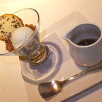 黄鶴 - ２０１７温色健美ランチ　２１００円（税込）ココナッツアイス　あったかソース掛け　カカオニブのクッキーと共に【２０１７年２月】