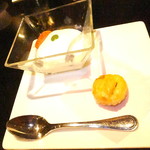 黄鶴 - ２０１８冬・温色健美ランチ　２１００円（税込）とろとろ杏仁豆腐　甘酒ソース掛け　焼き菓子添え【２０１８年１月】