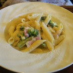 ひげとワイン - Aランチ：パスタ（パンチェッタゴルゴンゾーラ）