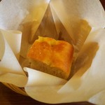 ひげとワイン - フォカッチャ：塩が美味しい