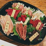 肉刺しが食べられる店 とりばる羽六 - 