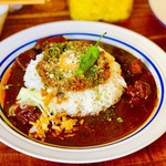 CHIISAKATTA ONNA - キーマカレーとチキンカレーのあいがけ