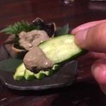 越後一会 十郎 - カニ味噌、胡瓜につけて