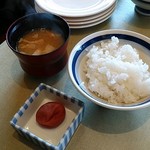 洋食勝井 - ご飯・お味噌汁・梅干し